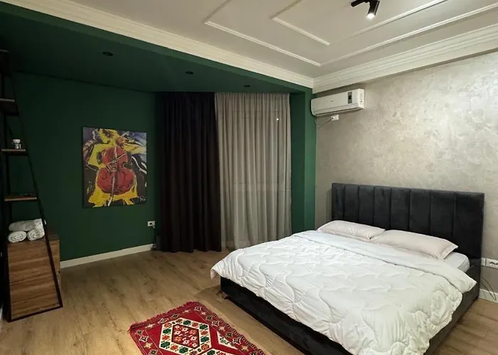 Prayla Luxury Apartment At Condor Center